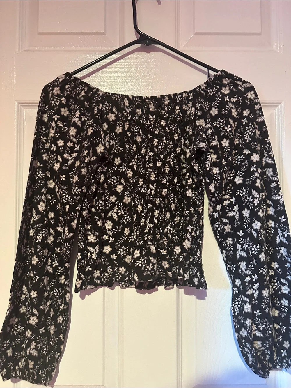 Old Navy Black Floral Smocked Shoulder Long Sleeve Top